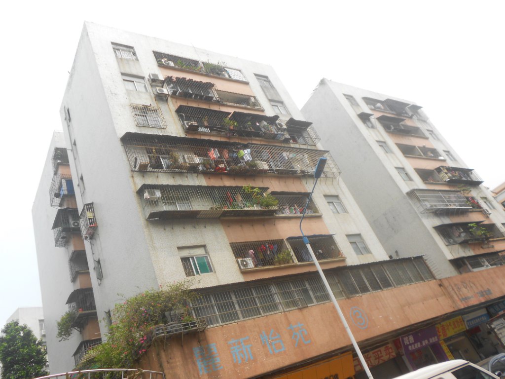 丽新怡苑,两房卖一房价钱,投资首选,勿错良机!